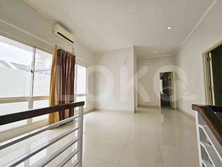 218 sqm, 4 BR house for rent in Kebayoran Garden, Bintaro 7