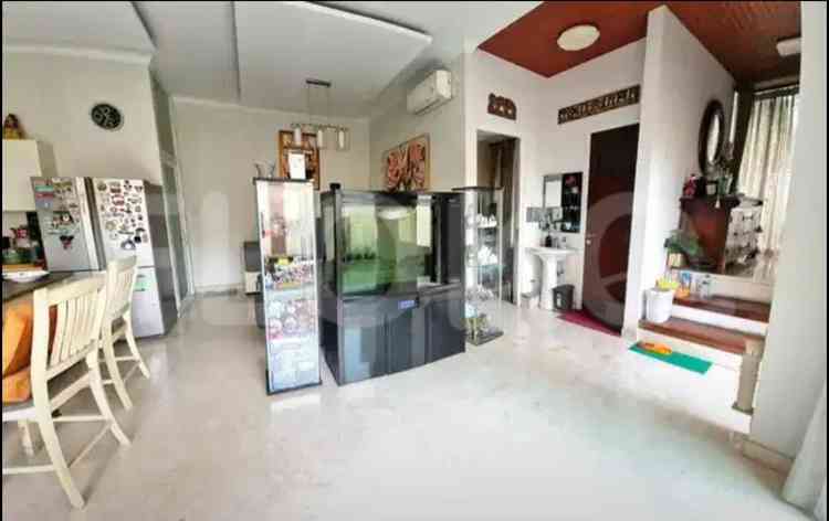 400 sqm, 4 BR house for rent in Taman Senayan 2, Bintaro 5