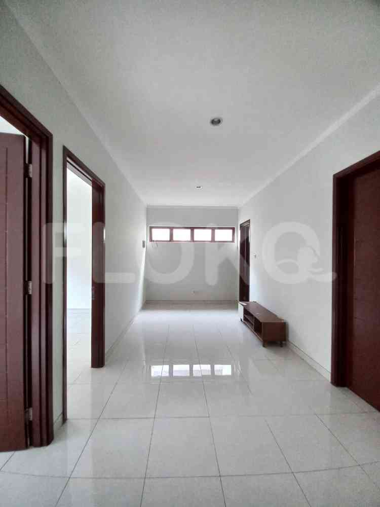 180 sqm, 4 BR house for rent in Sektor 9, Bintaro 4