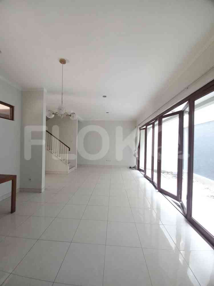 180 sqm, 4 BR house for rent in Sektor 9, Bintaro 5