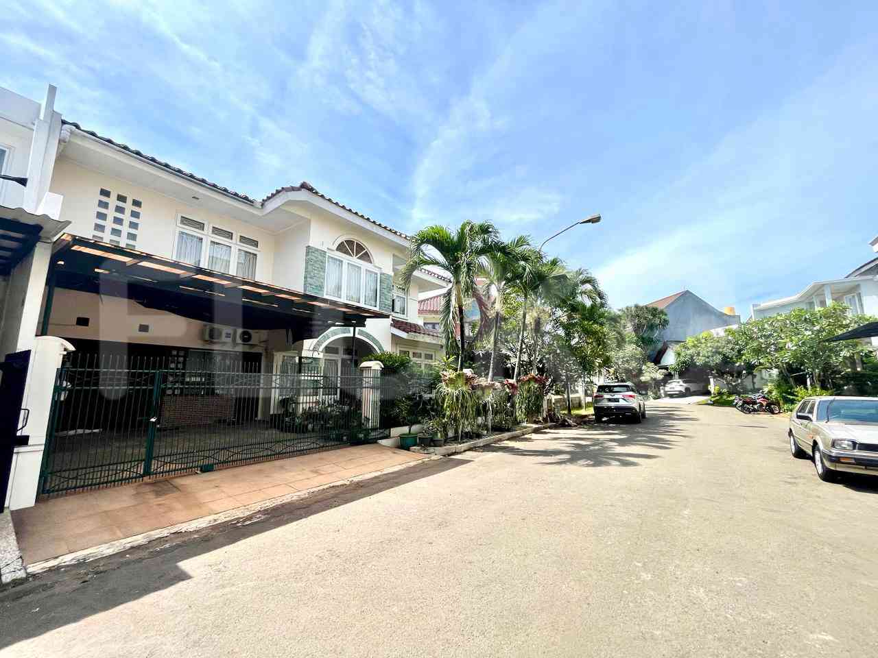 Disewakan Rumah 4 BR, Luas 200 m2 di Komplek Puri Bintaro Sektor 9, Bintaro 3