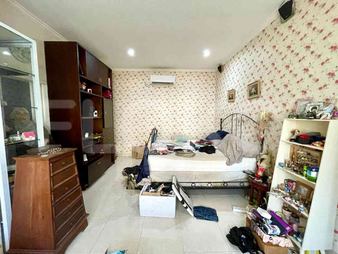 Disewakan Rumah 4 BR, Luas 200 m2 di Komplek Puri Bintaro Sektor 9, Bintaro 16