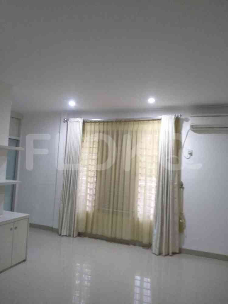 Disewakan Rumah 5 BR, Luas 500 m2 di Sektor 9, Bintaro 9