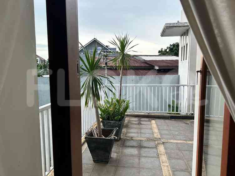 Disewakan Rumah 4 BR, Luas 180 m2 di Sektor 9, Bintaro 14