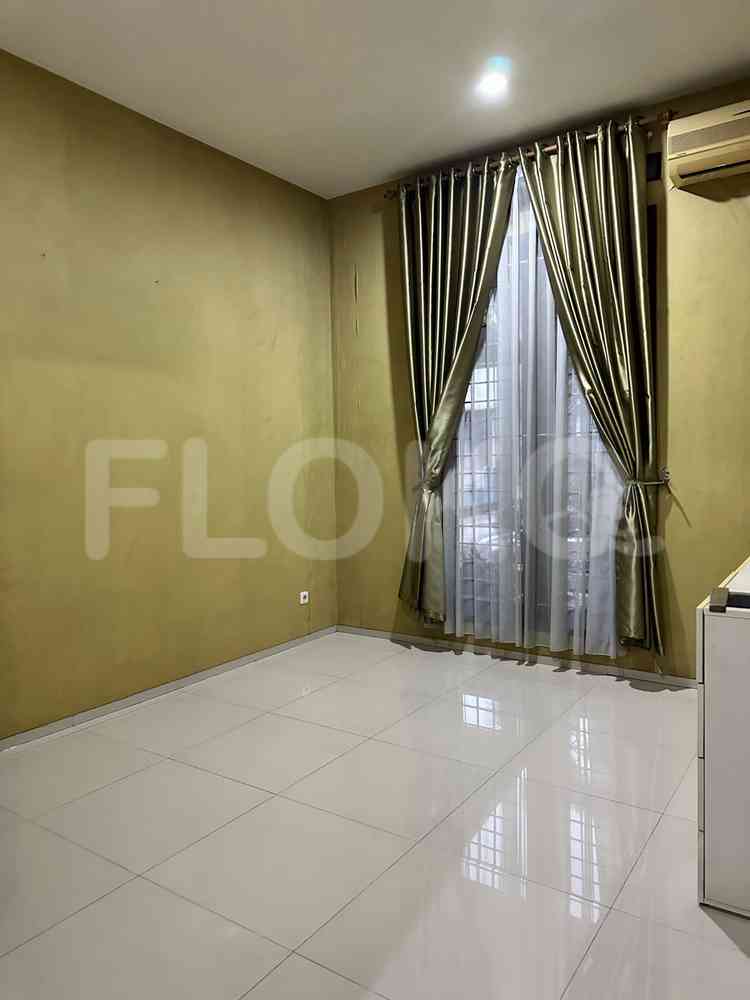 Disewakan Rumah 4 BR, Luas 180 m2 di Sektor 9, Bintaro 9