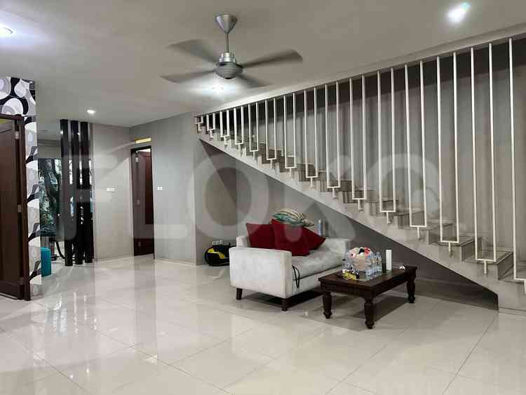 Disewakan Rumah 4 BR, Luas 180 m2 di Sektor 9, Bintaro 2