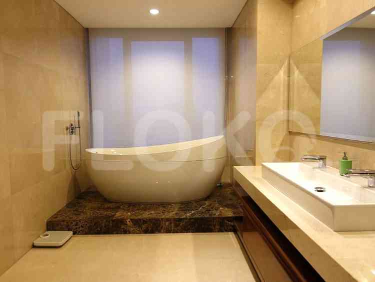 402 sqm, 29th floor, 4 BR apartment for sale in Kebayoran Lama 3