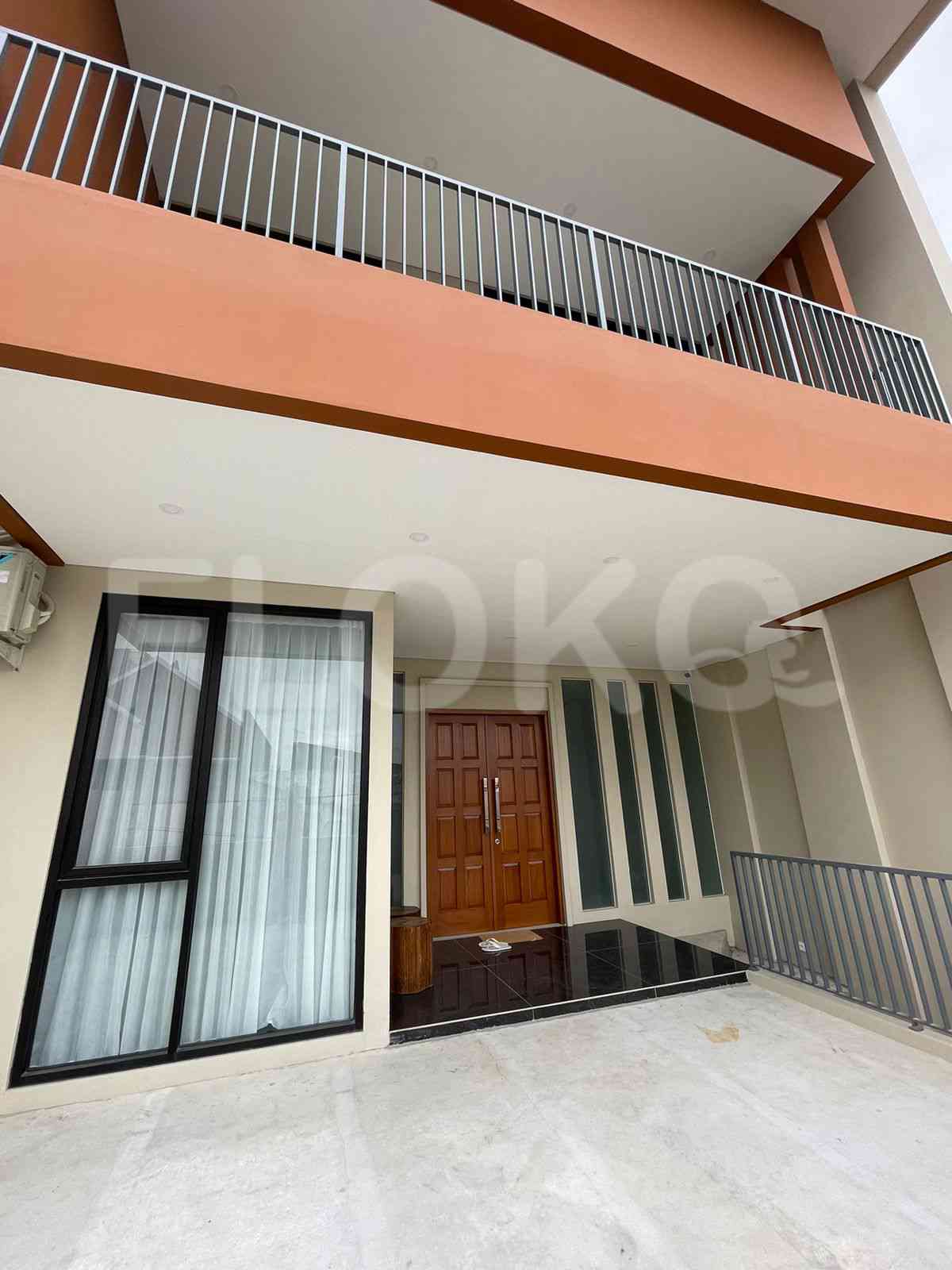 Dijual Rumah 3 BR, Luas 450 m2 di Pulomas Komplek, Pulo Gadung 2