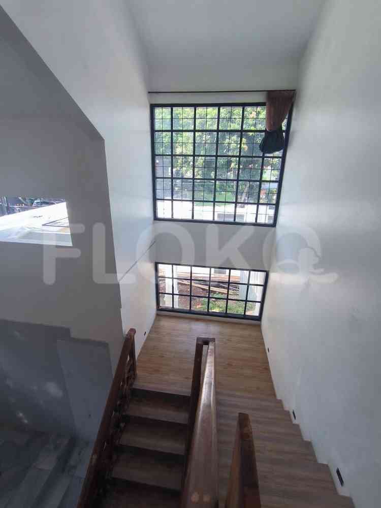 600 sqm, 4 BR house for sale in Cipayung, Bambu Apus, Pasar Rebo 3