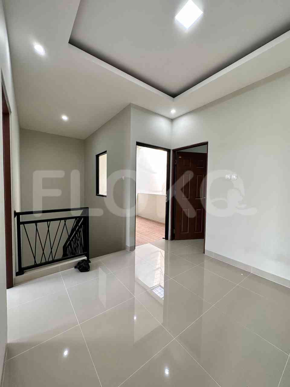 Dijual Rumah 3 BR, Luas 82 m2 di Cipayung, Pasar Rebo 6