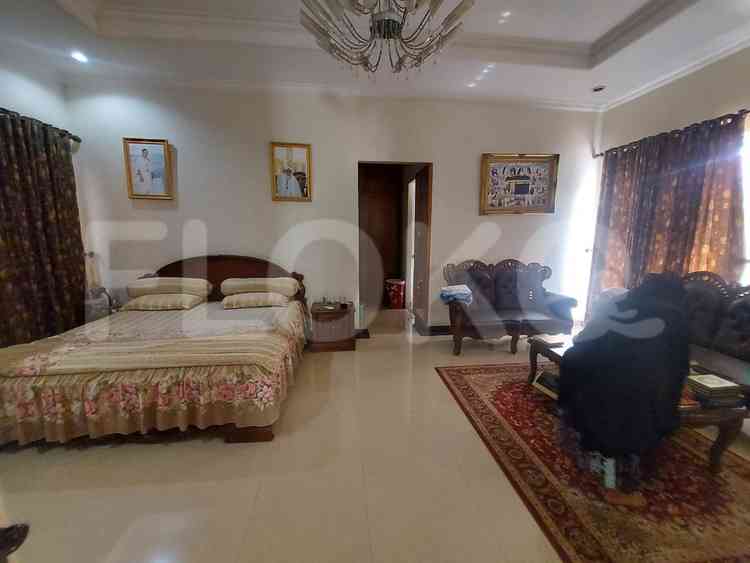 Dijual Rumah 5 BR, Luas 450 m2 di Royal Residence Pulo Gebang, Menteng 7