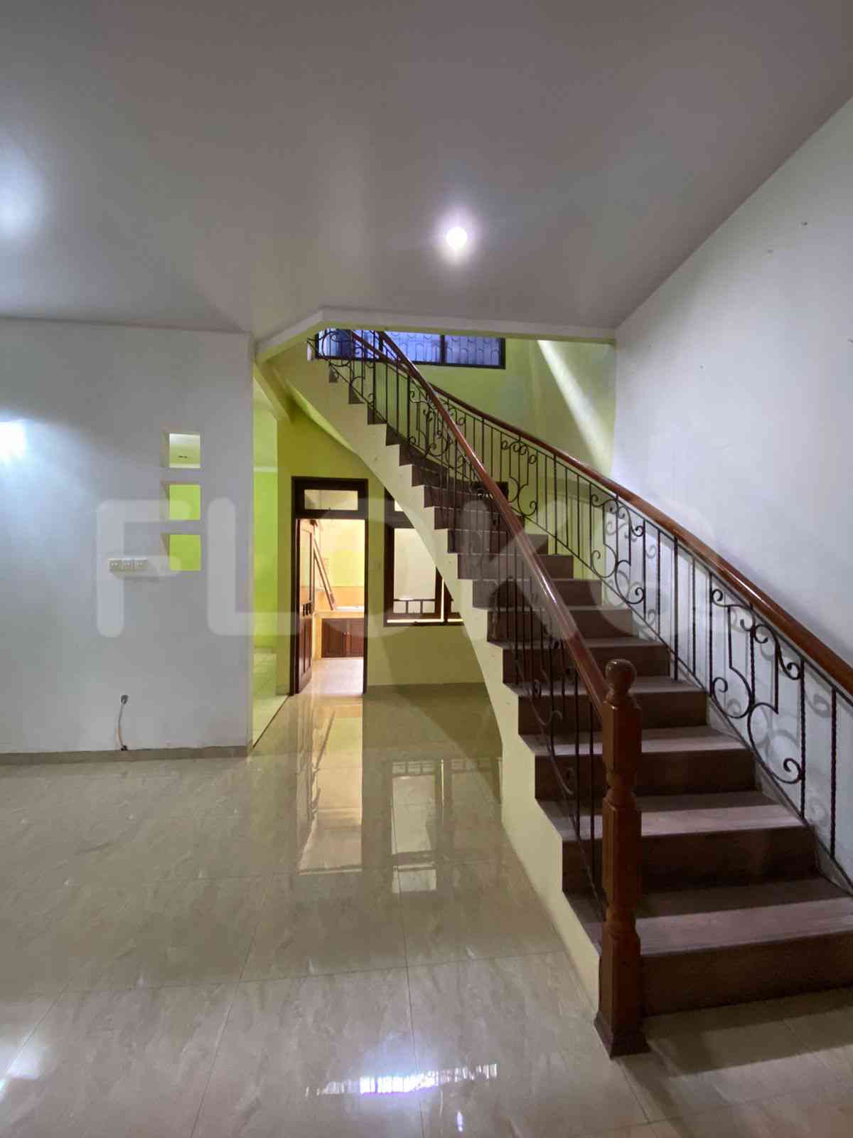 Dijual Rumah 4 BR, Luas 210 m2 di Raffles Hills, Cibubur 12