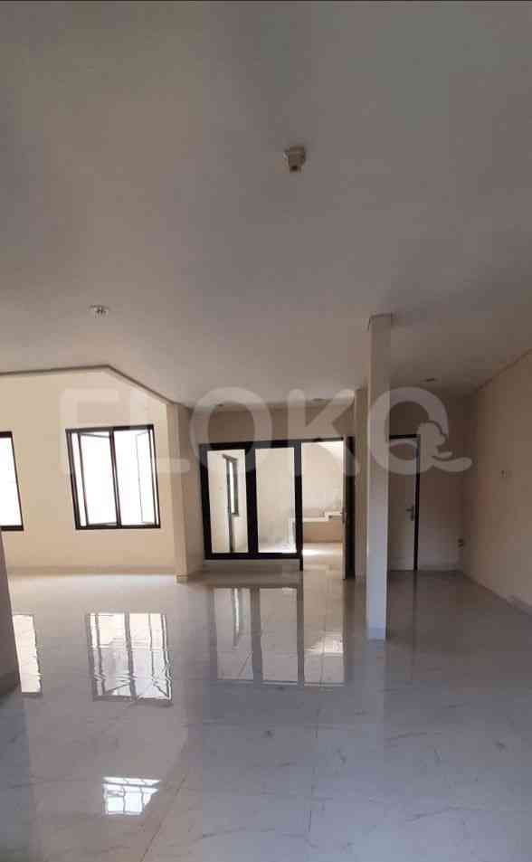 Dijual Rumah 4 BR, Luas 200 m2 di Kota Wisata, Cibubur 1