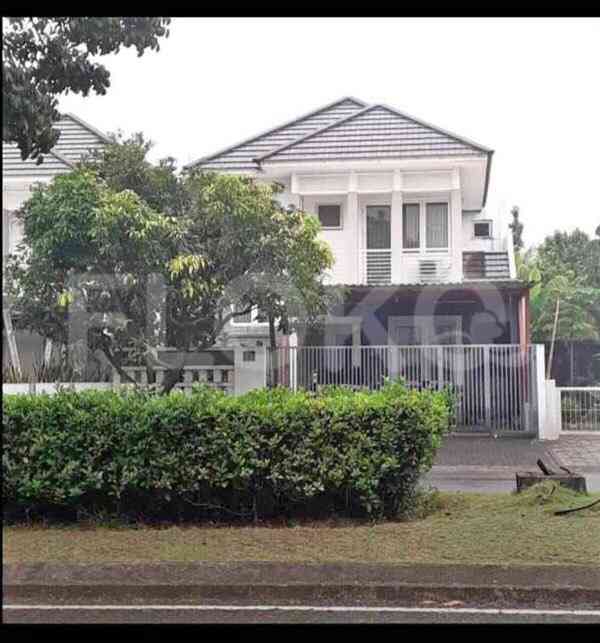 Dijual Rumah 4 BR, Luas 220 m2 di Kota Wisata, Cibubur 1