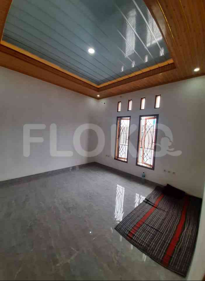 Dijual Rumah 4 BR, Luas 200 m2 di Pondok Bambu, Duren Sawit 7