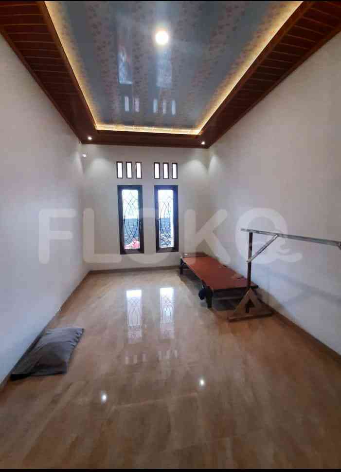 Dijual Rumah 4 BR, Luas 200 m2 di Pondok Bambu, Duren Sawit 5