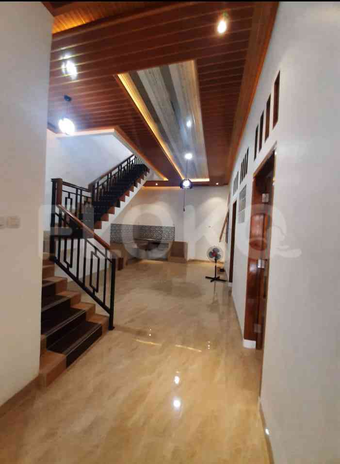 Dijual Rumah 4 BR, Luas 200 m2 di Pondok Bambu, Duren Sawit 3