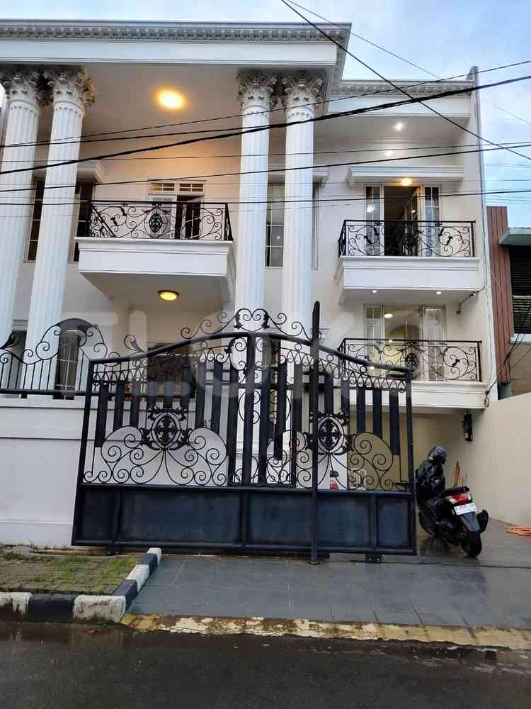 Dijual Rumah 4 BR, Luas 430 m2 di Cikunir, Cakung 1