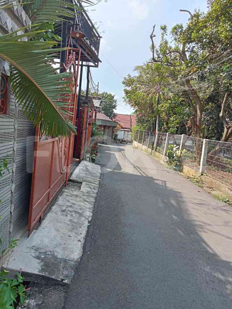 Dijual Rumah 5 BR, Luas 400 m2 di Cipayung, Munjul, Pasar Rebo 2