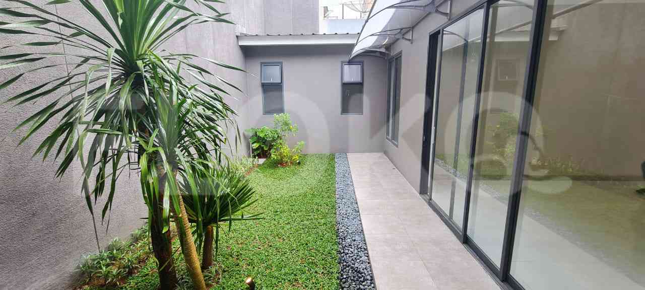 Dijual Rumah 3 BR, Luas 200 m2 di Elok II, Cipinang 4