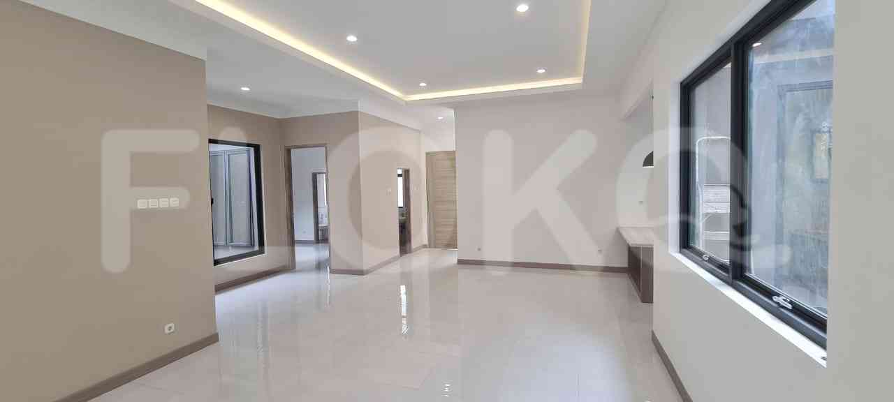 Dijual Rumah 3 BR, Luas 200 m2 di Elok II, Cipinang 7