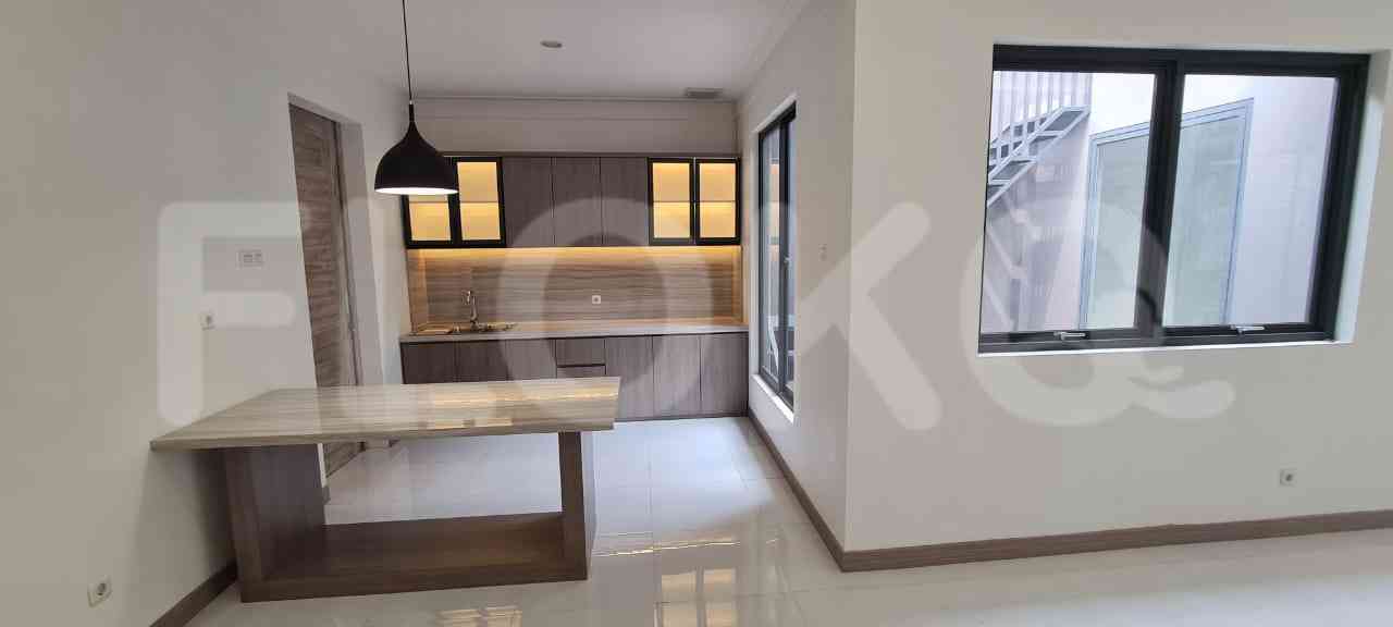 Dijual Rumah 3 BR, Luas 200 m2 di Elok II, Cipinang 13