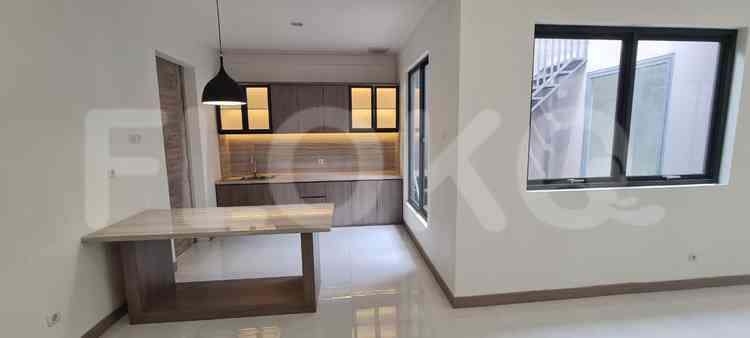 Dijual Rumah 3 BR, Luas 200 m2 di Elok II, Cipinang 13