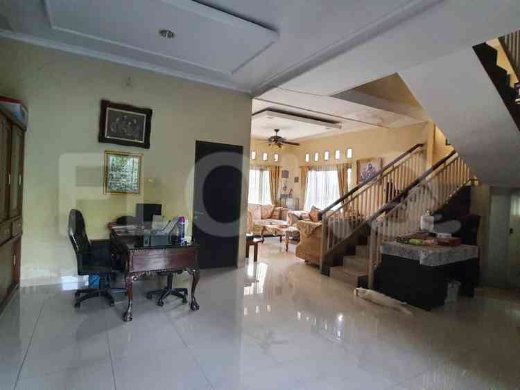 Dijual Rumah 6 BR, Luas 250 m2 di Cipayung, Pasar Rebo 5