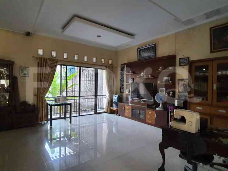 Dijual Rumah 6 BR, Luas 250 m2 di Cipayung, Pasar Rebo 8