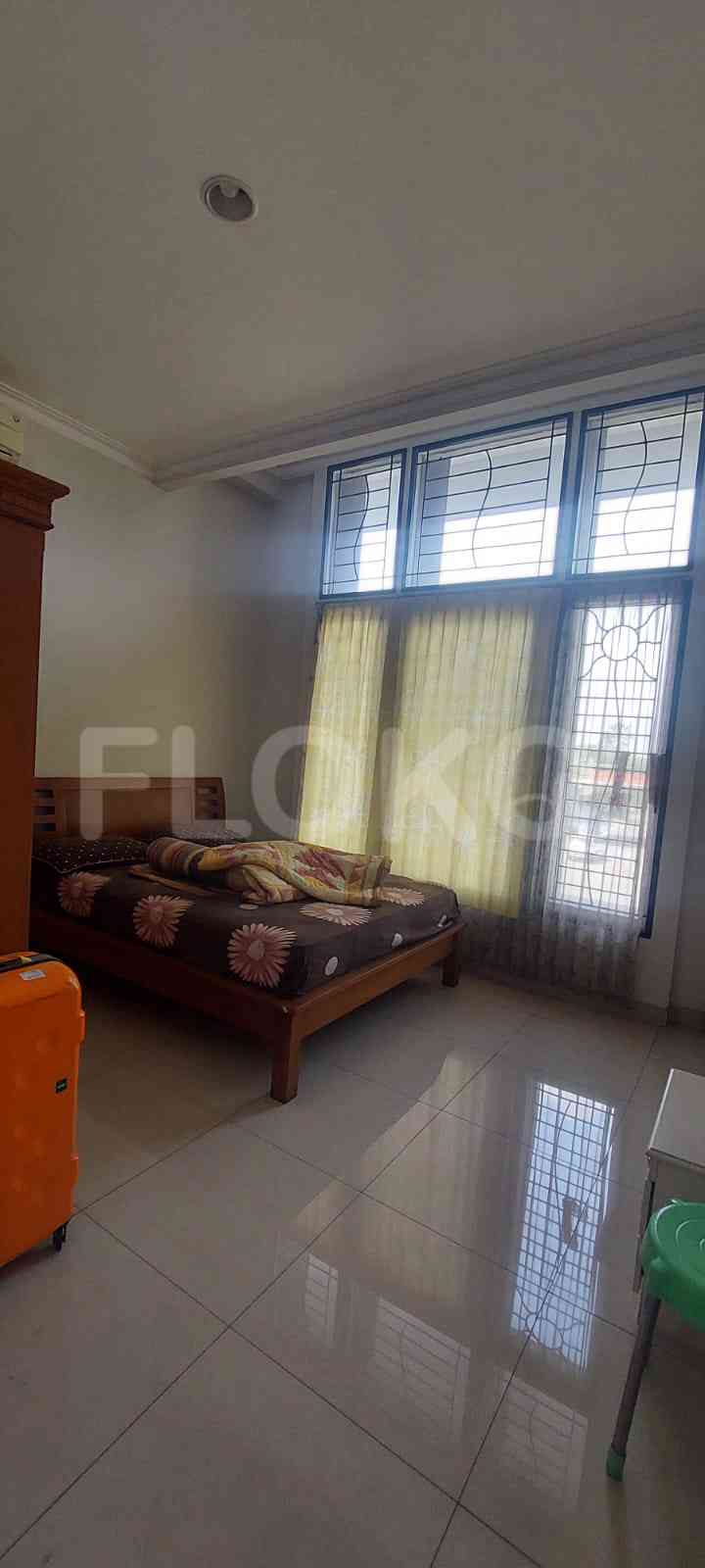 Disewakan Rumah 4 BR, Luas 400 m2 di Kota Wisata, Cibubur 8