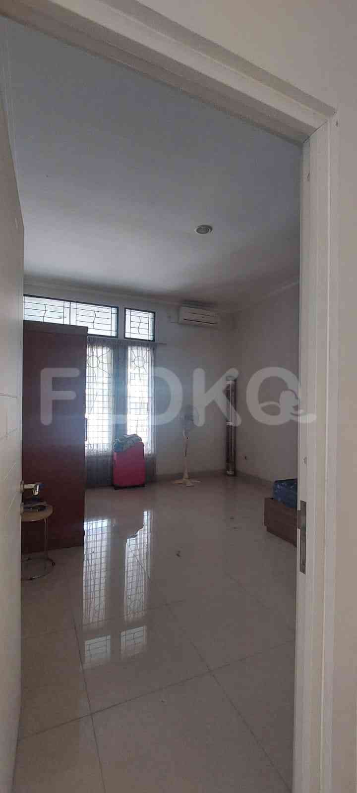 400 sqm, 4 BR house for rent in Kota Wisata, Cibubur 13