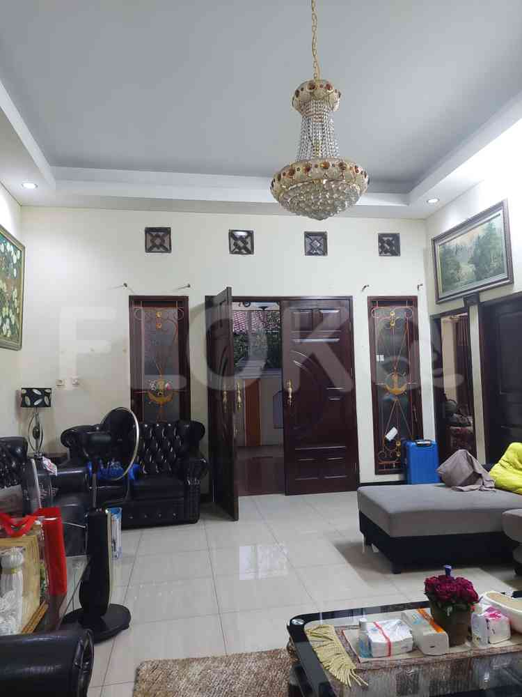 Dijual Rumah 3 BR, Luas 160 m2 di Metland, Menteng 3