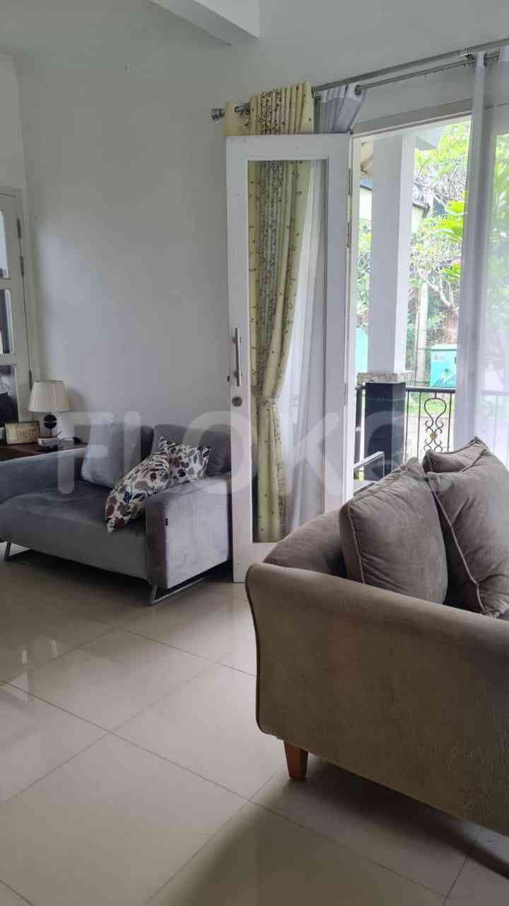 Dijual Rumah 2 BR, Luas 80 m2 di Legenda Wisata, Cibubur 3