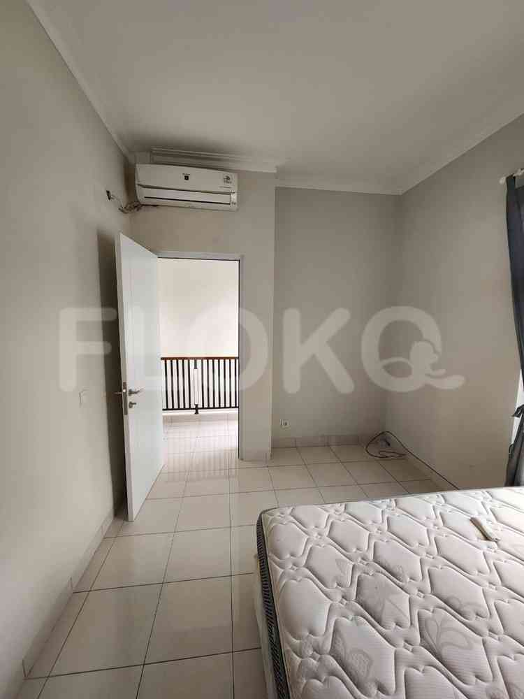 Disewakan Rumah 3 BR, Luas 200 m2 di Kota Wisata Cluster Toronto, Cibubur 5