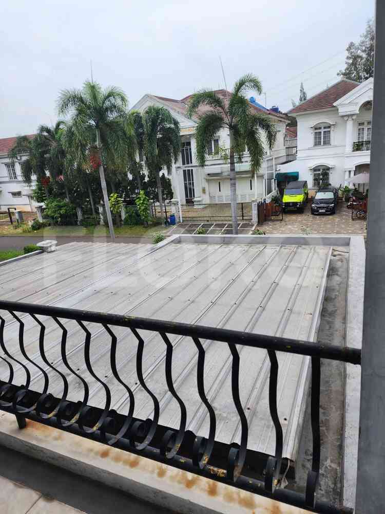 Disewakan Rumah 3 BR, Luas 320 m2 di Legenda Wisata, Cibubur 15