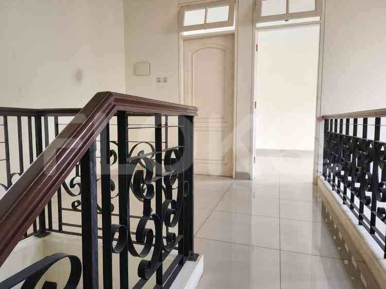 320 sqm, 3 BR house for rent in Legenda Wisata, Cibubur 8