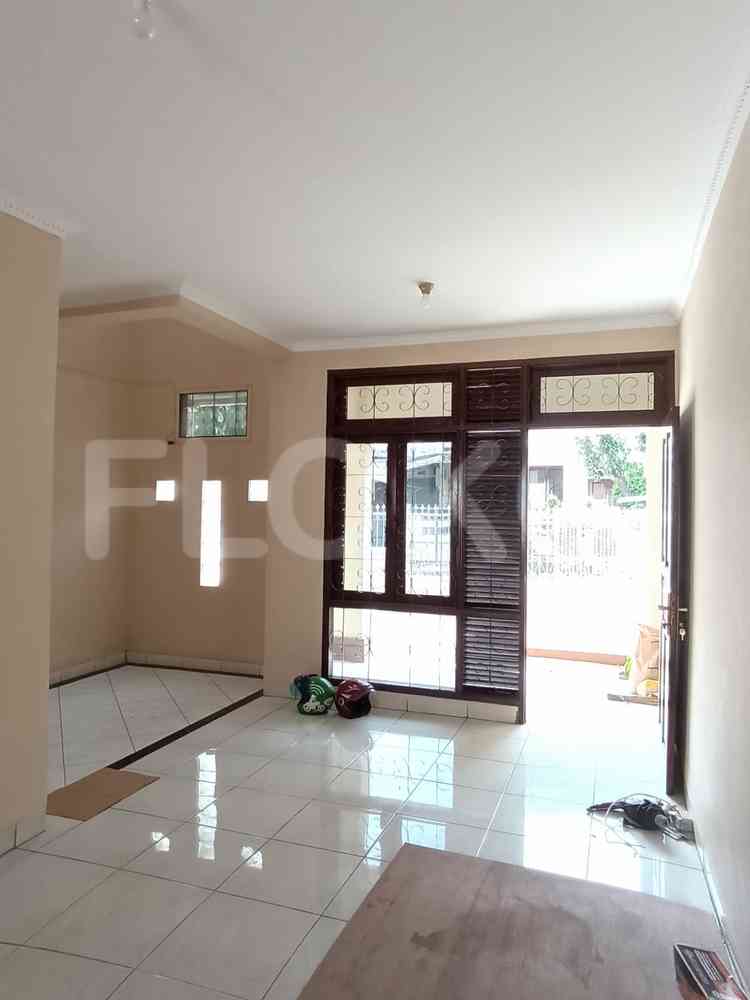 Disewakan Rumah 3 BR, Luas 120 m2 di Cluster Rafles Cibubur, Cibubur 5