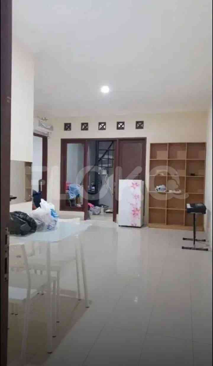 Disewakan Rumah 3 BR, Luas 120 m2 di Raffles Hills, Cibubur 10