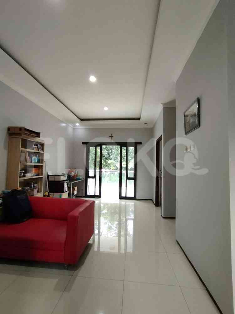 Dijual Rumah 4 BR, Luas 200 m2 di Kencana Loka, BSD 3