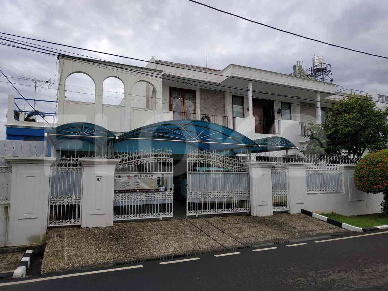 Dijual Rumah 5 BR, Luas 720 m2 di Near Gerbang Tol Cempaka Putih, Cempaka Putih 1