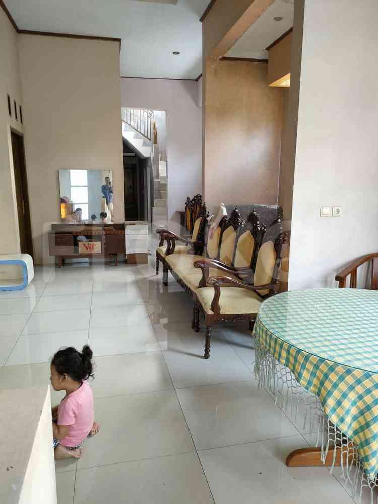 Dijual Rumah 7 BR, Luas 400 m2 di Pesanggrahan , Gandaria 3