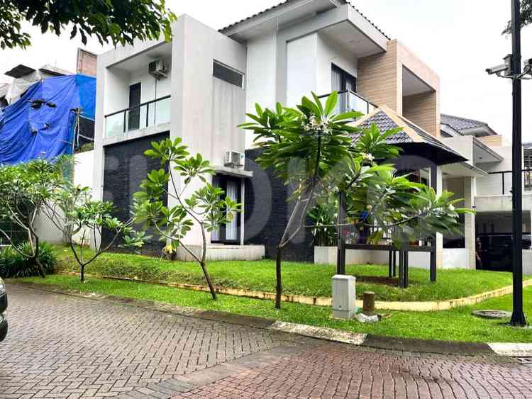 273 sqm, 5 BR house for sale in Kebayoran Essence, Bintaro 3