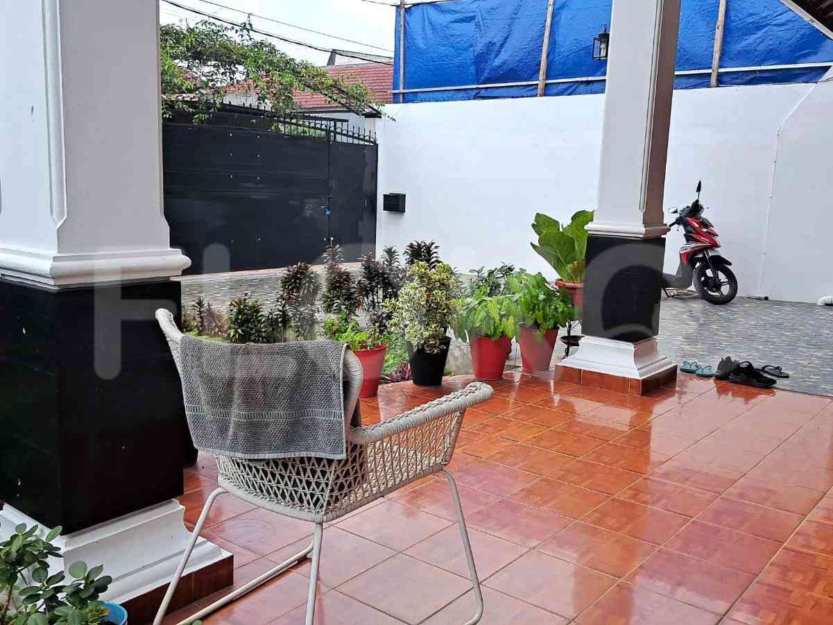 Dijual Rumah 4 BR, Luas 450 m2 di Cirendeu, Tangerang 20