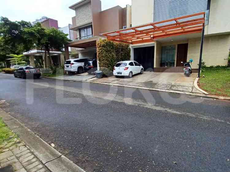 Dijual Rumah 5 BR, Luas 255 m2 di The Green BSD, BSD 2