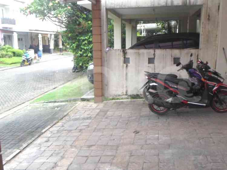 305 sqm, 3 BR house for rent in Rafles Hills, Cibubur 2