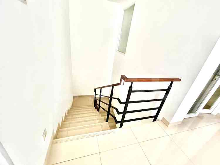 Disewakan Rumah 3 BR, Luas 264 m2 di Cinere, Cinere 10