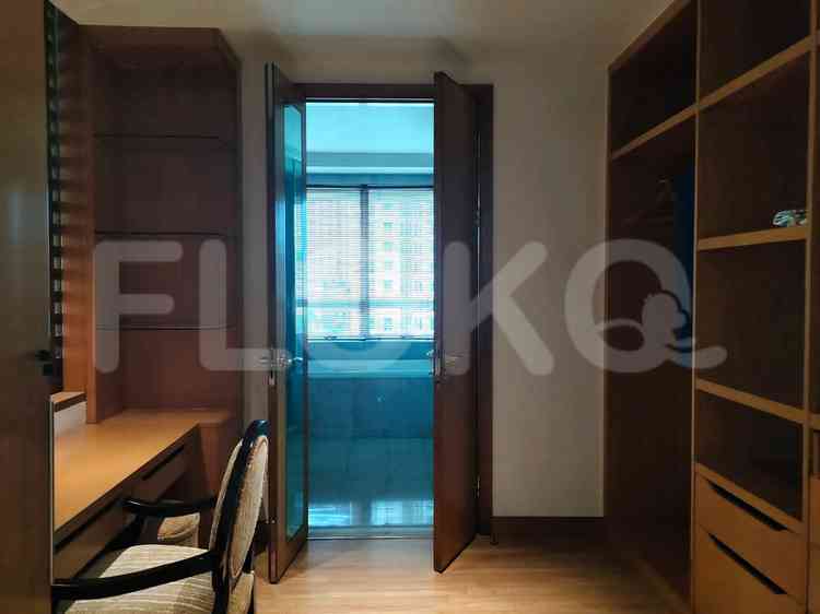 152 sqm, 6th floor, 2 BR apartment for sale in Gandaria 8