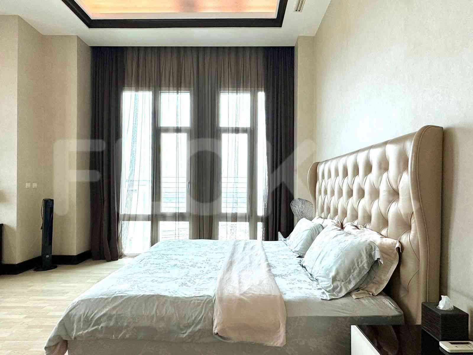 982 sqm, 1st floor, 5 BR apartment for sale in Gandaria 4