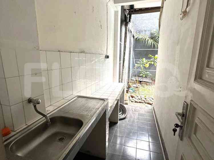 600 sqm, 5 BR house for rent in Jl. Banyumas, Menteng 11