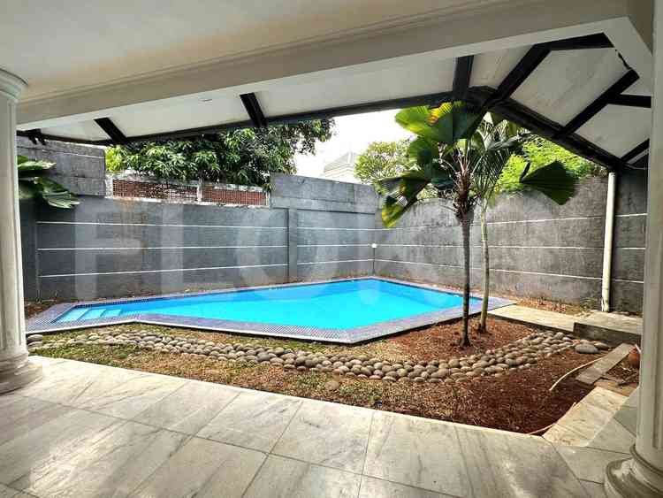 600 sqm, 5 BR house for rent in Jl. Banyumas, Menteng 14